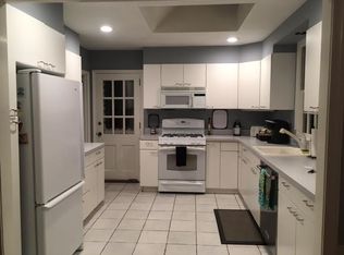 28 Oak Dr, Doylestown, PA