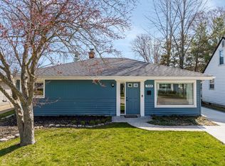 755 Gargantua Ave, Clawson, MI 48017