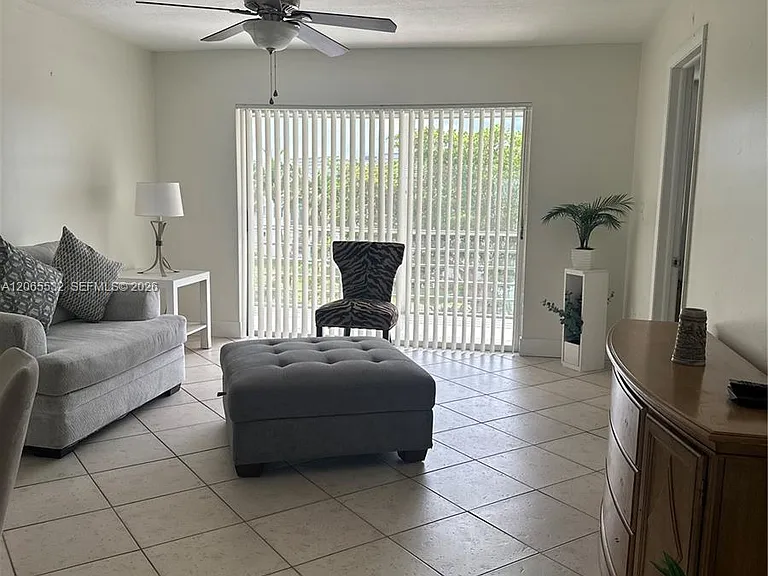 8305 Sunrise Lakes Blvd #310 — Photo 4