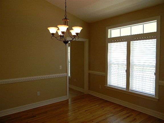 4th image of 200 Dogwood Forest Rd Unit 0