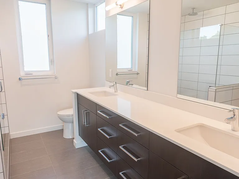 2614 SW Genesee St — Photo 14