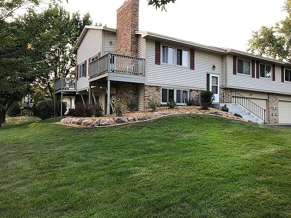 3rd image of 1527 128th Ln NE