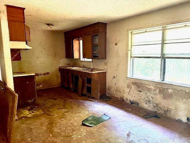 2nd image of 262 Roland Rd