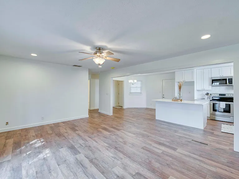 1356 E Rosebrier St — Photo 14