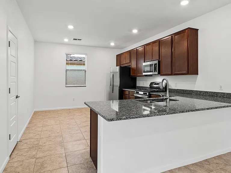 7093 W Muirwood Ln — Photo 8