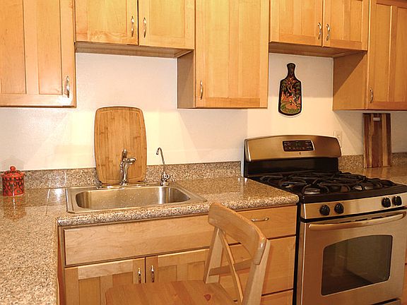 5th image of 726 Sackett St APT 2L