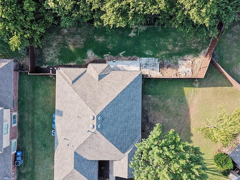 7504 Shasta Dr — Photo 20
