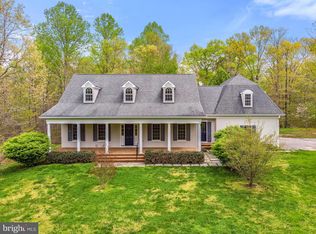 10212 Cliff Mills Rd, Marshall, VA 20115