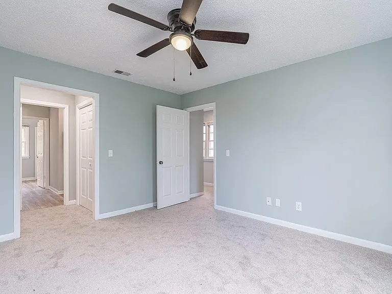105 River Bluff Ct — Photo 21