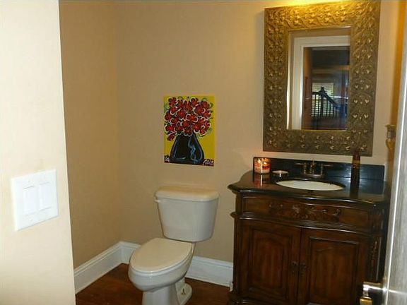 4th image of 203 Fernwood Pl