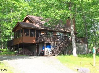 236 W Lakeview Rd, Lackawaxen, PA 18435