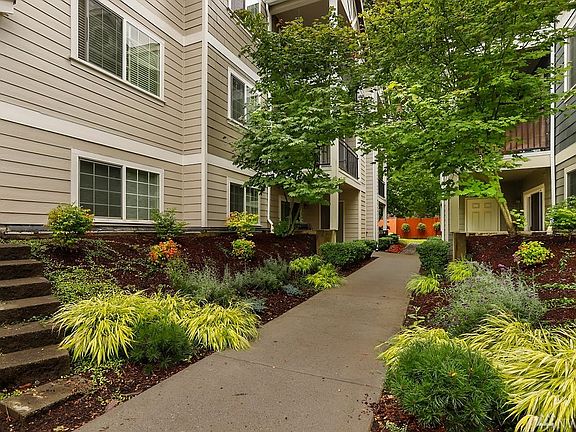 2nd image of 1407 Evergreen Park Dr SW Unit 304