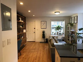 Rented by R New York