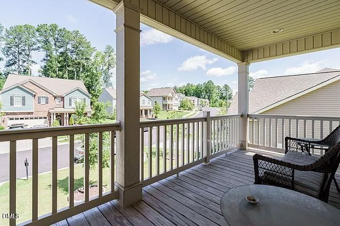 1011 Poplar St — Photo 3