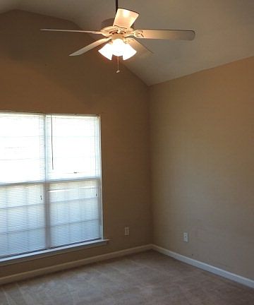3rd image of 618 Ventana Dr