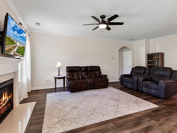 4th image of 5162 Country Pine Dr.
