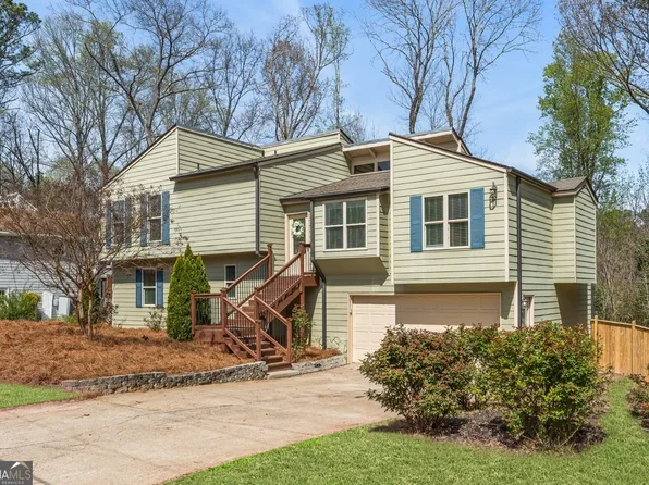 4815 Highpoint Dr NE, Marietta, GA 30066