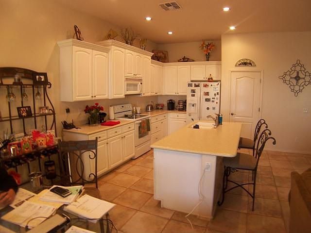 2nd image of 1816 S Arroyo Ln