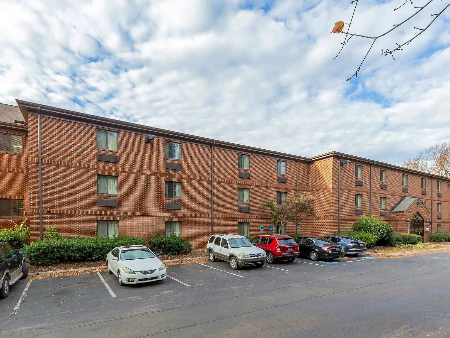 Raleigh - North Raleigh - Wake Towne Drive — Photo 2