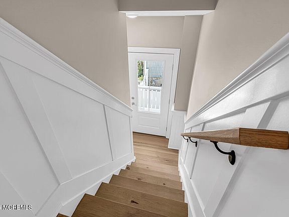 4th image of 525 Bayview Drive