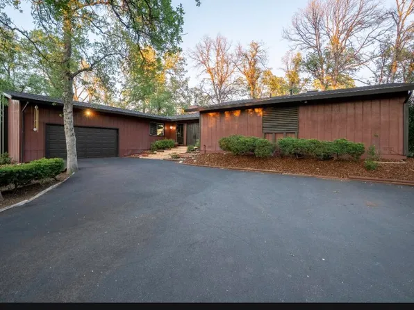 11385 Easy St, Redding, CA 96003