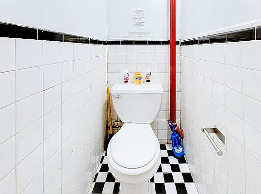 4th image of 362 W 23rd St #3