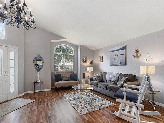 4th image of 1424 Crawford Dr