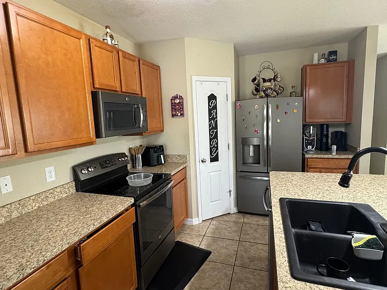 817 Ashentree Dr — Photo 28