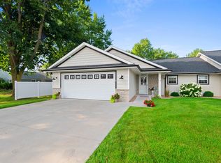 1855 Southbridge Rd, De Pere, WI 54115