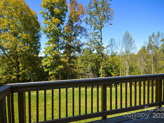 4th image of 815 Adelston Ln