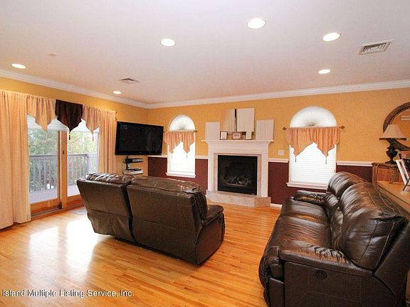 4th image of 86 Bayview Ln #1