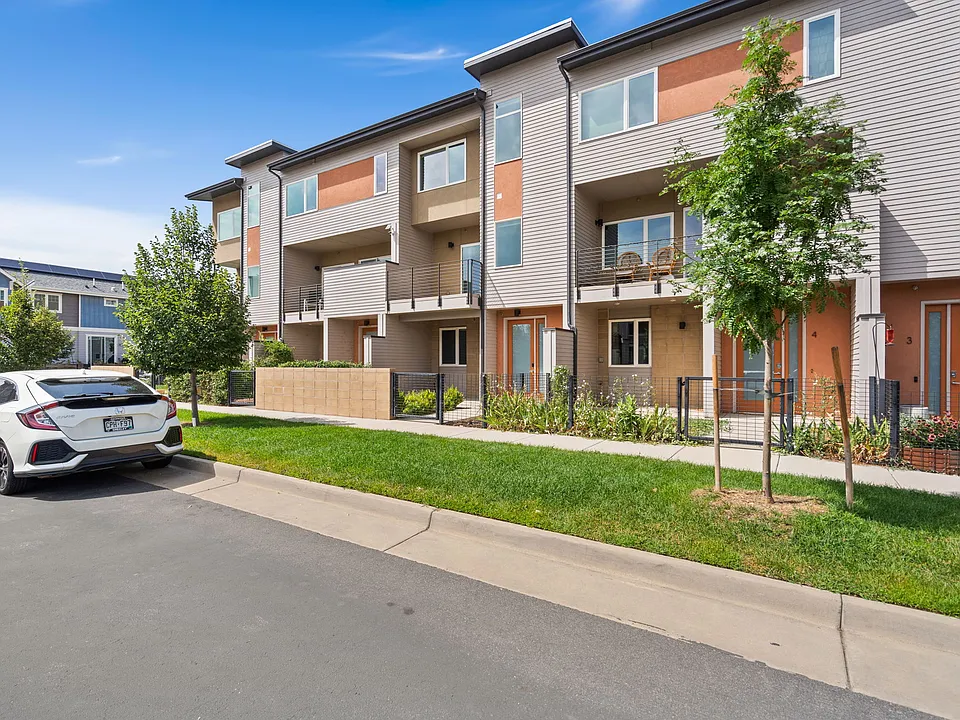 240 Urban Prairie St #5