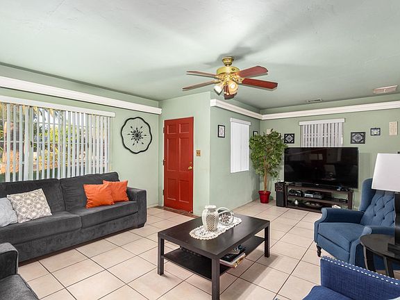4th image of 2801 E Avalon Dr