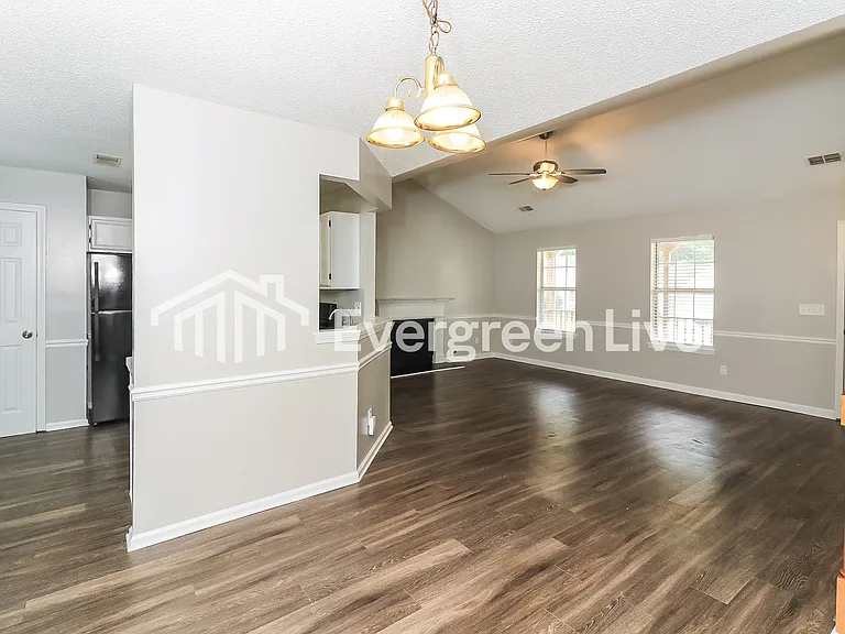 3002 Garland Dr SW — Photo 8