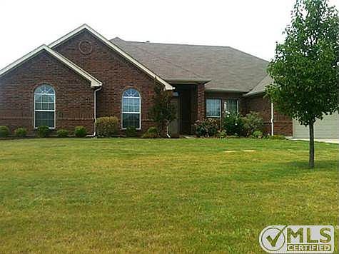 2nd image of 2604 Pin Oak Ln
