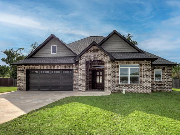 2nd image of 206 Amber Brush Lane