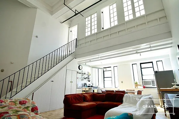 Rented by Grand & Co. | media 1