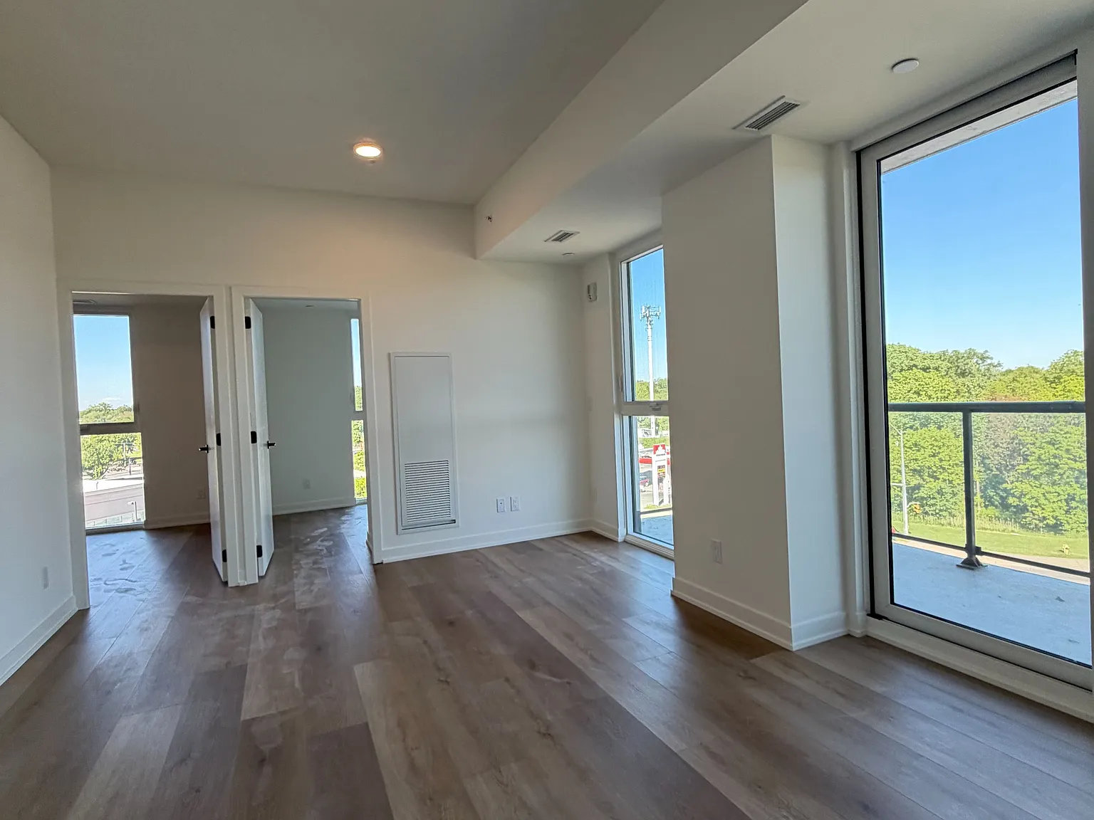2 bed, $1,800 — Photo 4