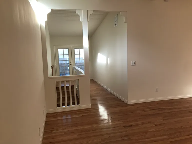 1815 N Beverly Glen Blvd — Photo 6