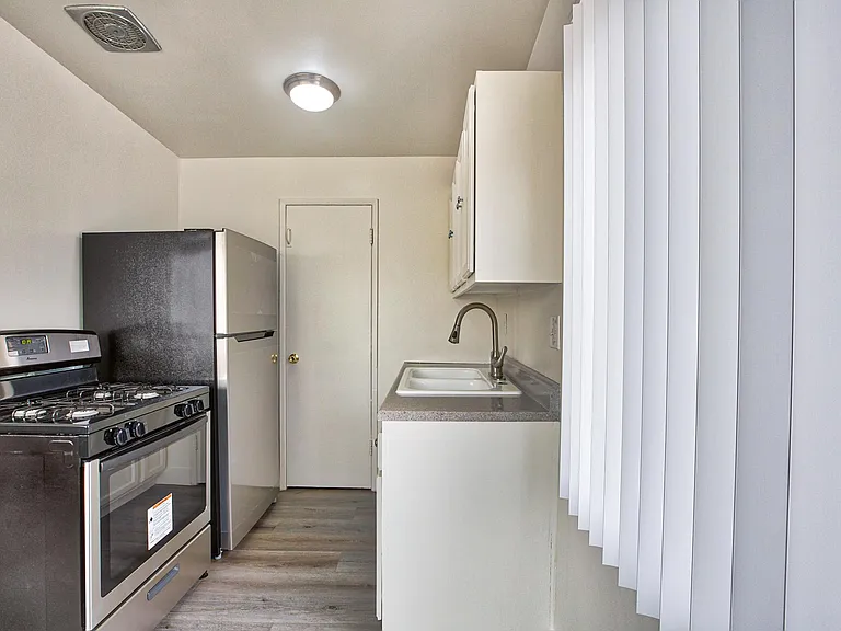 Haskell Apartments — Photo 6