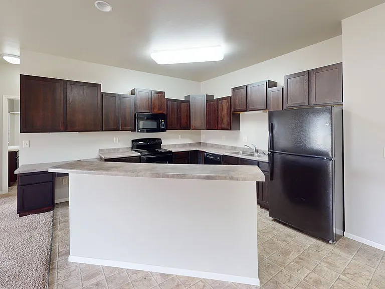 Crystal Creek Apartments — Photo 44