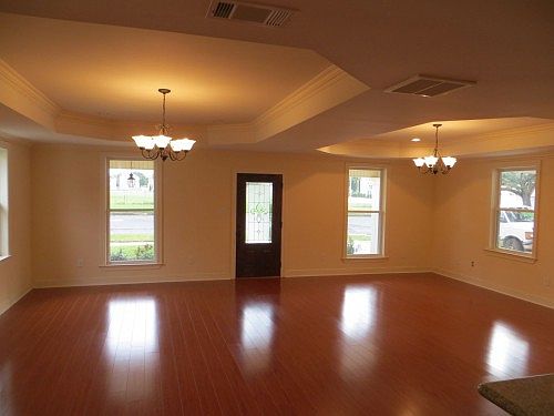 4th image of 2257 Prentiss Ave