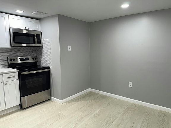 4th image of 96 Lockwood Ave #1