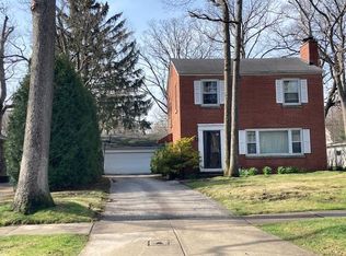 745 Greenview Pl, Lake Forest, IL 60045