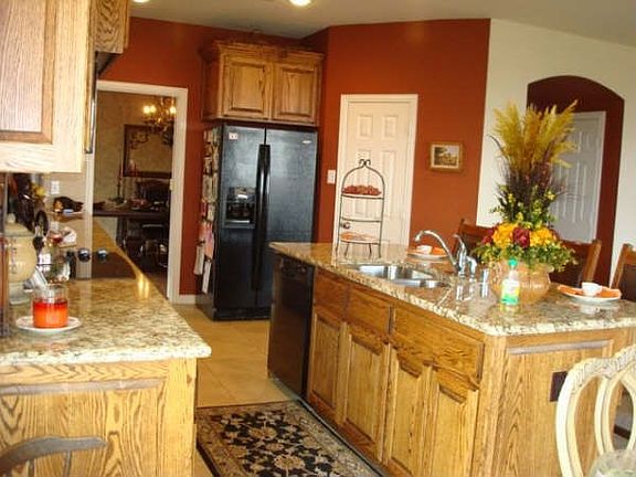 Kitchen w/Granite