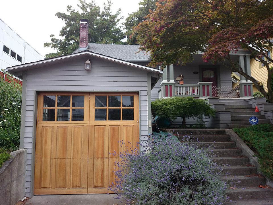 2nd image of 207 29th Ave