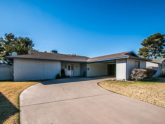 2nd image of 601 E Balboa Dr