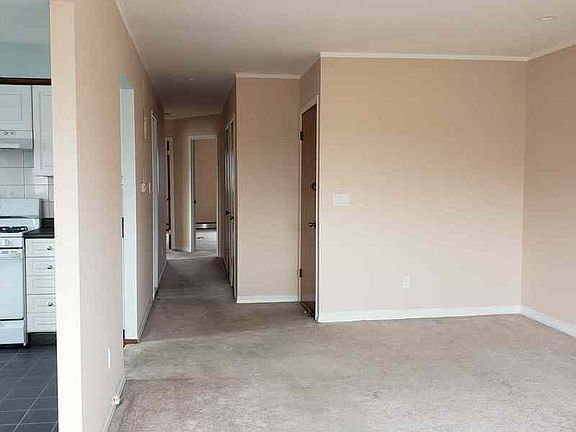 5th image of 2066 43rd St #2