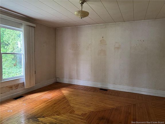 5th image of 126 Park St
