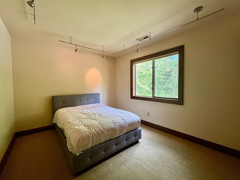 1130 Lancaster Way SE — Photo 29
